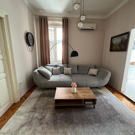 Apartman Sandra Pula Exterior foto